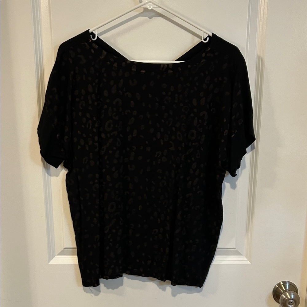 Sseko Black Subtle Leopard Print Short Sleeve Top